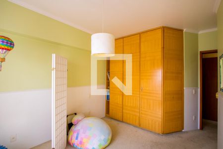 Apartamento à venda com 200m², 4 quartos e 3 vagas Apartamento à venda com 200m², 4 quartos e 3 vagasQuarto 4