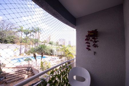 Varanda  de apartamento à venda com 3 quartos, 75m² em Vila Vermelha, São Paulo