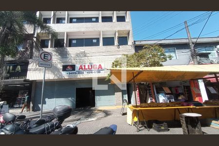 Fachada de casa para alugar com 8 quartos, 150m² em Parque das Américas, Mauá