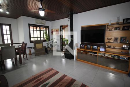 Sala  de casa à venda com 5 quartos, 500m² em Igara, Canoas