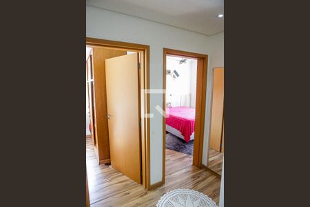 Espaço entre quartos de apartamento à venda com 3 quartos, 96m² em Vila Scarpelli, Santo André
