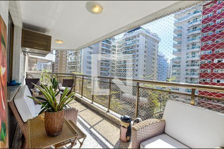 Varanda Sala de apartamento à venda com 4 quartos, 152m² em Icaraí, Niterói