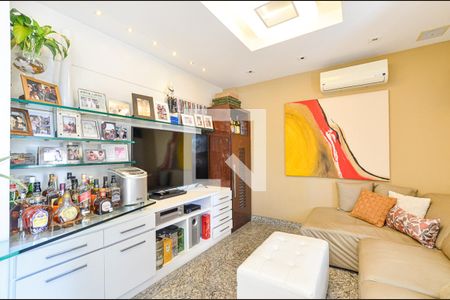 Sala de apartamento à venda com 4 quartos, 152m² em Icaraí, Niterói