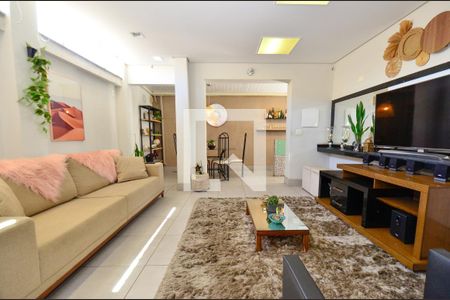 Sala de casa à venda com 6 quartos, 297m² em Cachoeirinha, Belo Horizonte