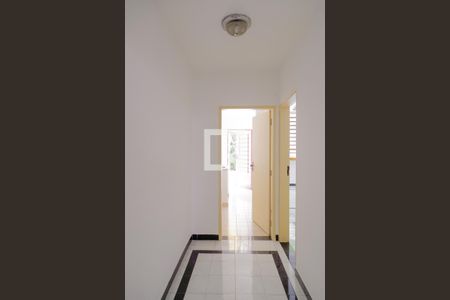 Casa à venda com 120m², 2 quartos e sem vaga Casa à venda com 120m², 2 quartos e sem vagaCorredor Cozinha e Copa