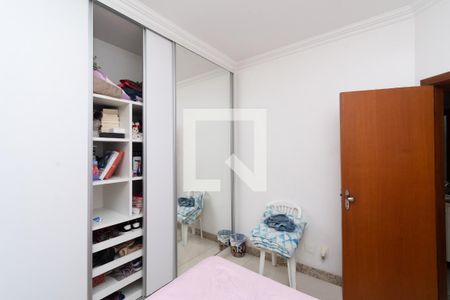 Quarto 2 de casa à venda com 3 quartos, 405m² em Jardim Riacho das Pedras, Contagem