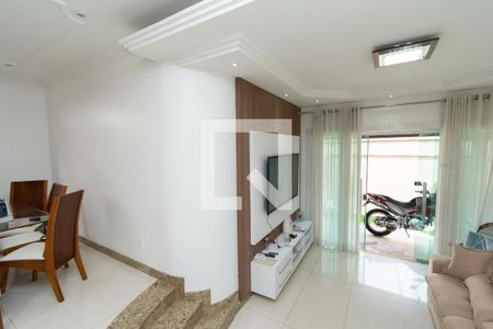 Sala de TV e Jantar de casa à venda com 3 quartos, 405m² em Jardim Riacho das Pedras, Contagem