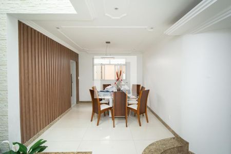 Sala de TV e Jantar de casa à venda com 3 quartos, 405m² em Jardim Riacho das Pedras, Contagem