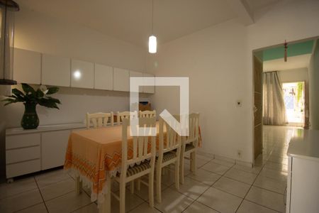 Casa à venda com 158m², 4 quartos e 1 vaga Casa à venda com 158m², 4 quartos e 1 vagaCozinha