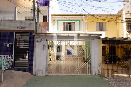 Casa à venda com 158m², 4 quartos e 1 vaga Casa à venda com 158m², 4 quartos e 1 vagaFachada