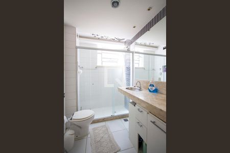 Banheiro de apartamento à venda com 1 quarto, 55m² em Icaraí, Niterói