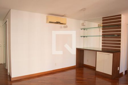 Sala de apartamento à venda com 2 quartos, 92m² em Sumaré, São Paulo