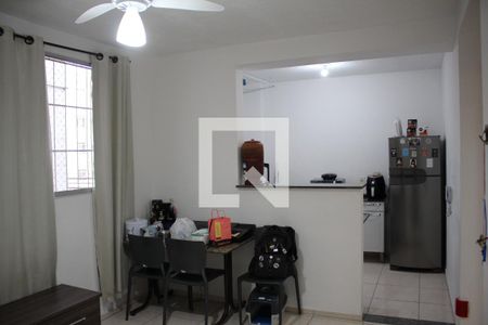 Sala de apartamento para alugar com 2 quartos, 44m² em Califórnia, Contagem