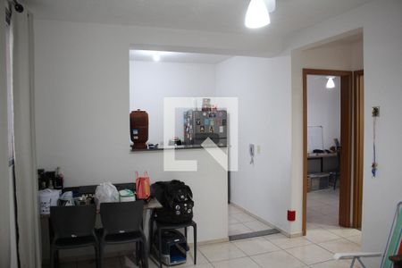 Sala de apartamento para alugar com 2 quartos, 44m² em Califórnia, Contagem