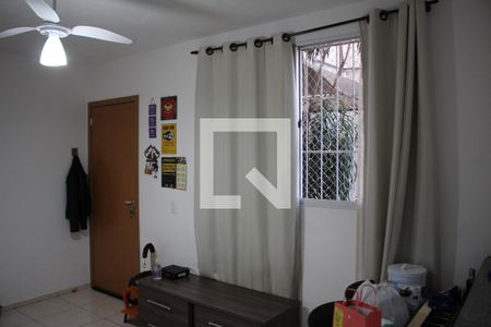 Sala de apartamento para alugar com 2 quartos, 44m² em Califórnia, Contagem