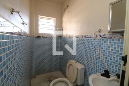 Banheiro de casa para alugar com 1 quarto, 50m² em Vila Bancaria, São Paulo