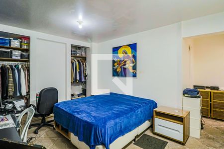 Quarto 01 de casa à venda com 3 quartos, 300m² em Parque Continental, São Paulo