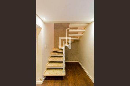 Escada de casa à venda com 3 quartos, 167m² em Cidade Patriarca, São Paulo