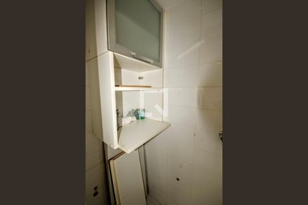 Banheiro de serviço de apartamento à venda com 3 quartos, 87m² em Vila da Serra, Nova Lima