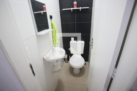 Lavabo de casa de condomínio à venda com 3 quartos, 80m² em Taquara, Rio de Janeiro