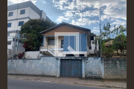 Casa à venda com 3 quartos, 180m² em Centro, Contagem