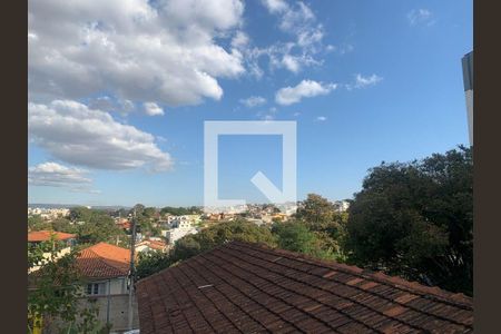 Casa à venda com 3 quartos, 180m² em Centro, Contagem