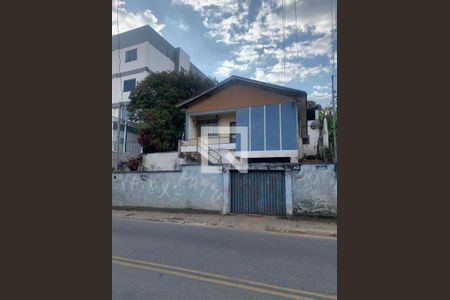 Casa à venda com 3 quartos, 180m² em Centro, Contagem