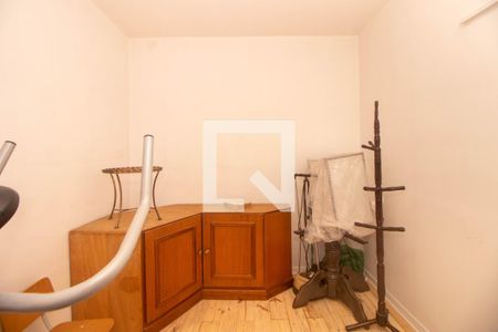 Quarto 1 de apartamento para alugar com 2 quartos, 70m² em Rubem Berta, Porto Alegre