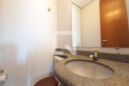 Lavabo de apartamento para alugar com 1 quarto, 70m² em Cambuí, Campinas