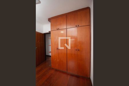 Detalhe Quarto 1 de casa à venda com 3 quartos, 268m² em Vila Picinin, São Paulo