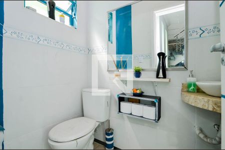 Lavabo  de casa para alugar com 3 quartos, 210m² em Jardim Vila Galvão, Guarulhos