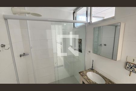 Banheiro de kitnet/studio para alugar com 1 quarto, 40m² em Embaré, Santos