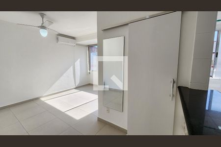 Detalhe Sala de kitnet/studio para alugar com 1 quarto, 40m² em Embaré, Santos