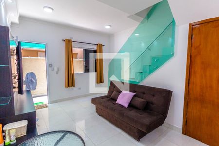 Sala de casa de condomínio para alugar com 2 quartos, 60m² em Vila Caiçara, Praia Grande