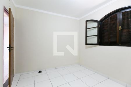 Quarto de casa para alugar com 1 quarto, 60m² em Vila Carmosina, São Paulo