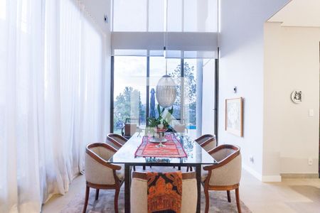 Casa de condomínio à venda com 479m², 3 quartos e 4 vagas Casa de condomínio à venda com 479m², 3 quartos e 4 vagasSala de Jantar