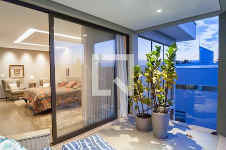 Casa de condomínio à venda com 479m², 3 quartos e 4 vagas Casa de condomínio à venda com 479m², 3 quartos e 4 vagasvaranda da suíte 1