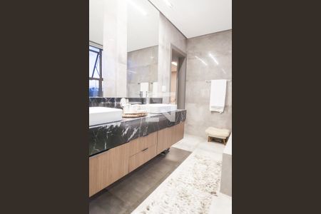 Casa de condomínio à venda com 479m², 3 quartos e 4 vagas Casa de condomínio à venda com 479m², 3 quartos e 4 vagasbanheiro da suíte 1