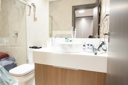 Casa de condomínio à venda com 479m², 3 quartos e 4 vagas Casa de condomínio à venda com 479m², 3 quartos e 4 vagasBanheiro da Suíte 2