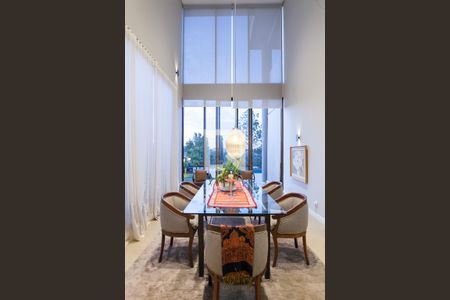 Casa de condomínio à venda com 479m², 3 quartos e 4 vagas Casa de condomínio à venda com 479m², 3 quartos e 4 vagasSala de Jantar