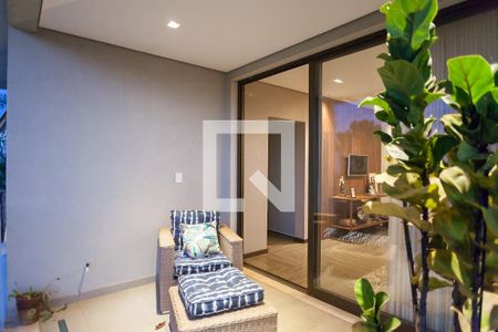 Casa de condomínio à venda com 479m², 3 quartos e 4 vagas Casa de condomínio à venda com 479m², 3 quartos e 4 vagasvaranda da suíte 1