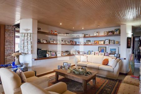 Sala de casa de condomínio à venda com 3 quartos, 950m² em Unidade de Vizinhanças Quintas Morro do Chapéu, Nova Lima