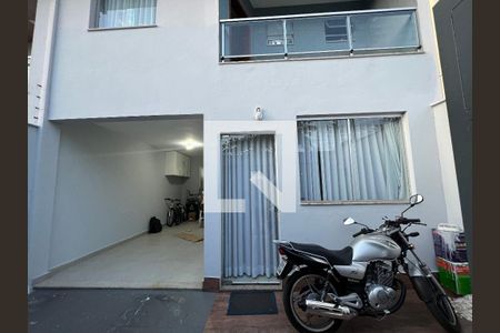 Entrada de casa à venda com 3 quartos, 130m² em Tres Barras, Contagem