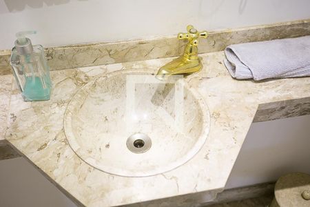 Lavabo de apartamento à venda com 3 quartos, 132m² em Real Parque, São Paulo