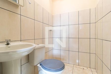 Banheiro de apartamento para alugar com 1 quarto, 40m² em Novo Mundo, Curitiba