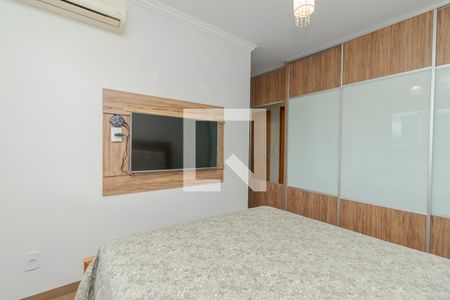 Quarto Suíte de apartamento à venda com 3 quartos, 90m² em Passo da Areia, Porto Alegre