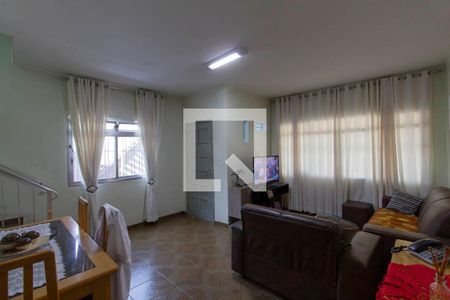 Sala de casa à venda com 3 quartos, 205m² em Vila Nhocune, São Paulo