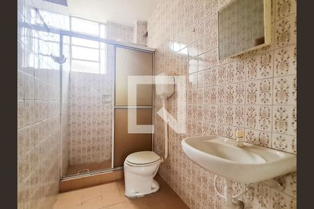 Banheiro suite de apartamento à venda com 1 quarto, 40m² em Jardim Itu Sabará, Porto Alegre