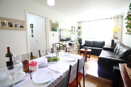 Sala de apartamento à venda com 3 quartos, 78m² em Vila Firmiano Pinto, São Paulo