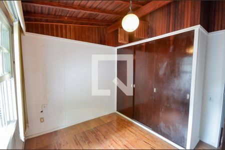 Casa à venda com 300m², 3 quartos e 1 vaga Casa à venda com 300m², 3 quartos e 1 vagaSuíte 2